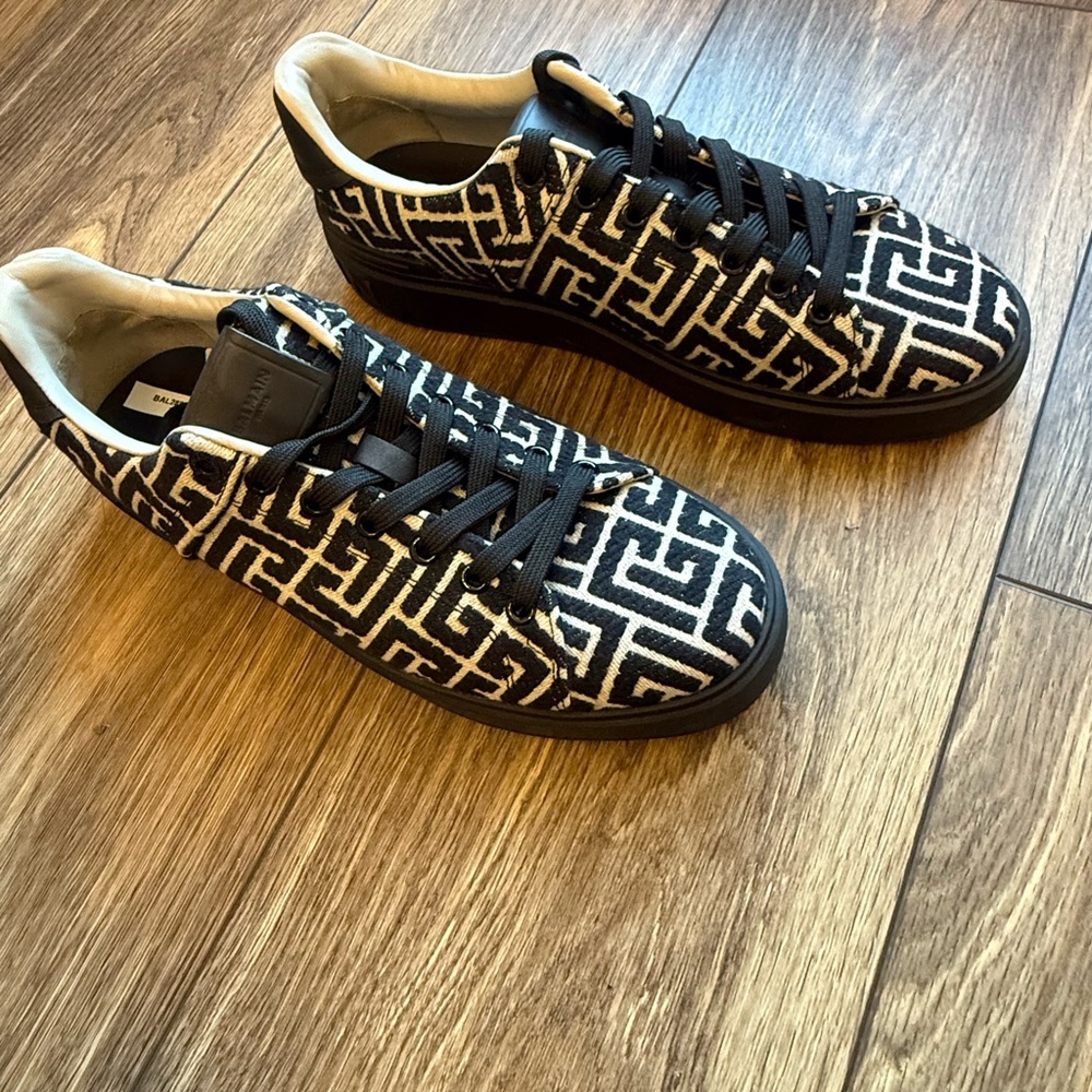 Balmain Black and White Men's Sneakers